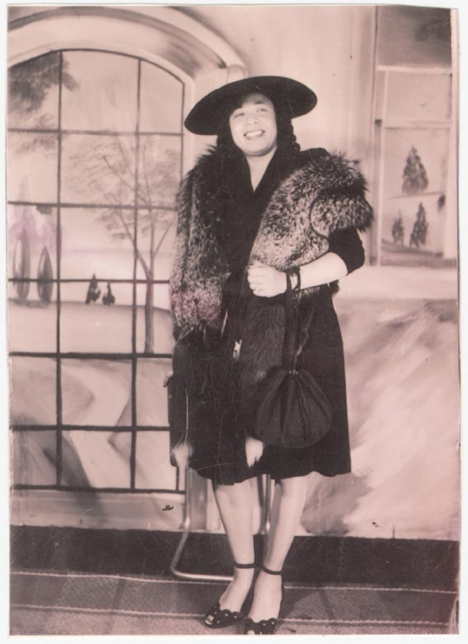 The milliner Mae Reeves in 1950 / National Museum of African American History and Culture