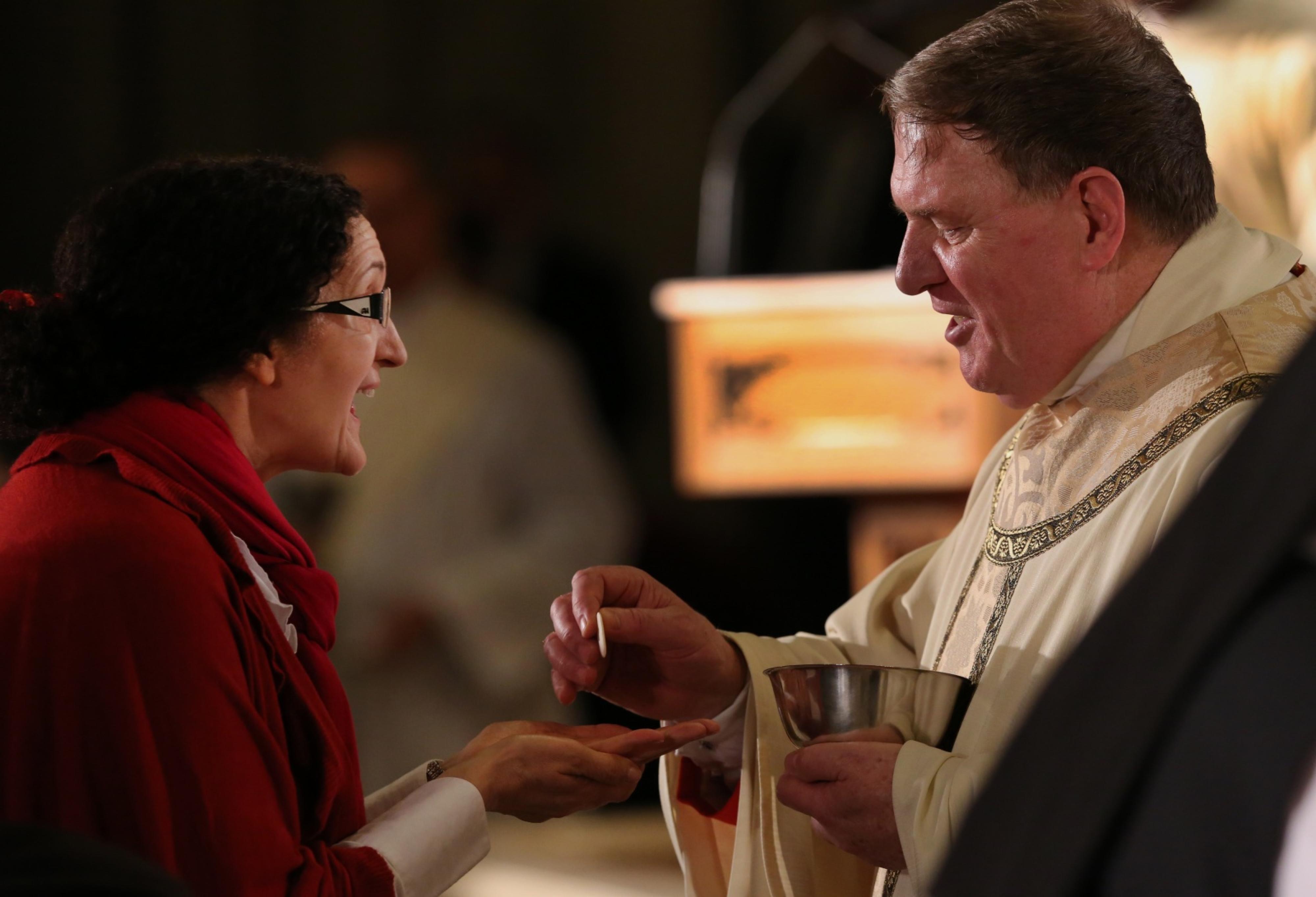 Policing the Communion Line | Commonweal Magazine