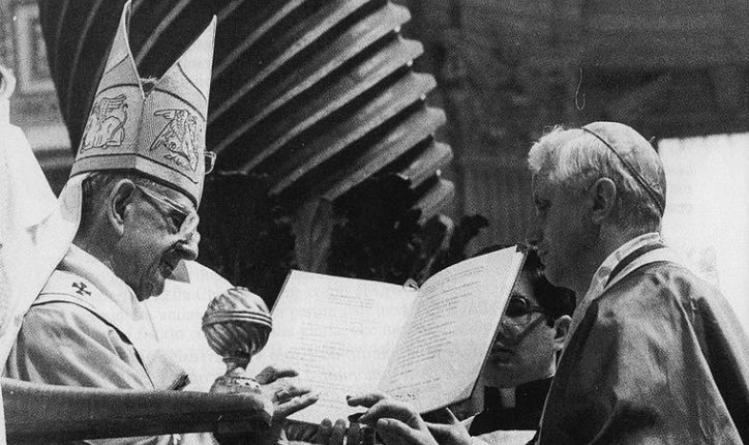 Paul VI and Joseph Ratzinger / Wikimedia